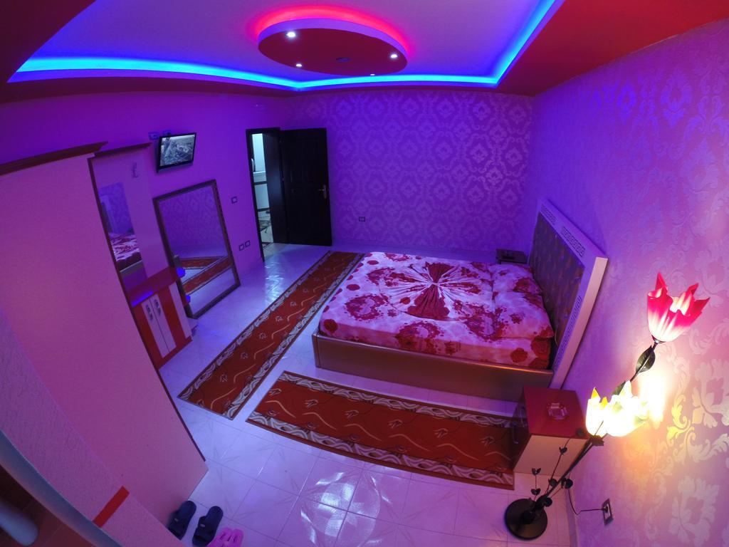 Hotel Buza New Shtoj Rum bild