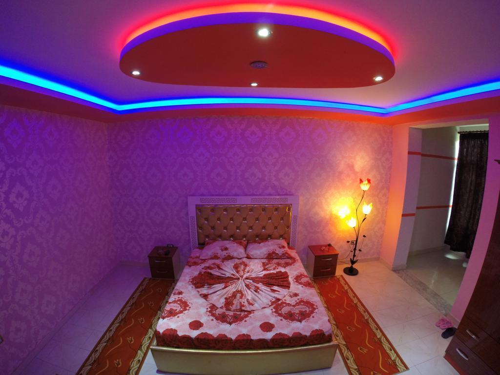 Hotel Buza New Shtoj Rum bild